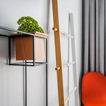 Nlc & ベッド・アンド・ブレックファスト 3*